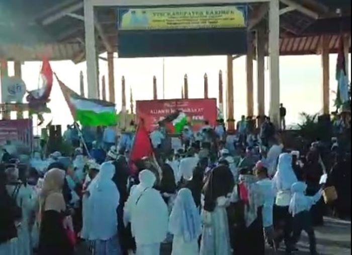 Aksi Solidaritas Karimun untuk Palestina: Ribuan Warga Padati Panggung Rakyat Kemuning Costal Area