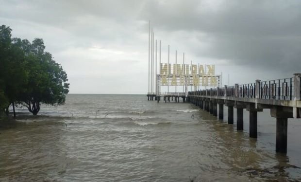 Cuaca di Tanjung Balai Karimun Hari Ini: Berawan dengan Hujan Ringan di Siang Hari