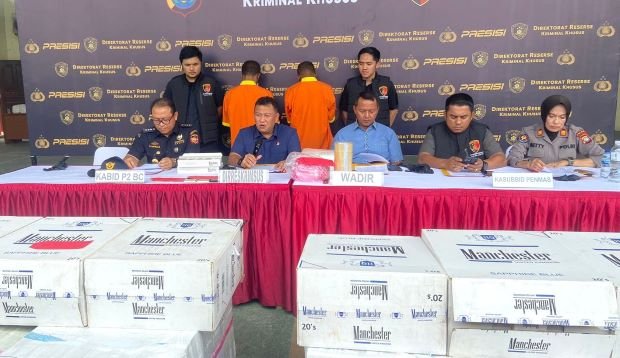 Polda Kepri Ungkap Gudang Rokok Manchester Ilegal di Batam: 42 Dus Rokok Diamankan