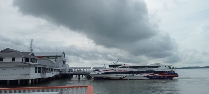 Prakiraan Cuaca Tanjung Balai Karimun, Sabtu: Perubahan Ekstrem dari Berawan Hingga Hujan Lebat